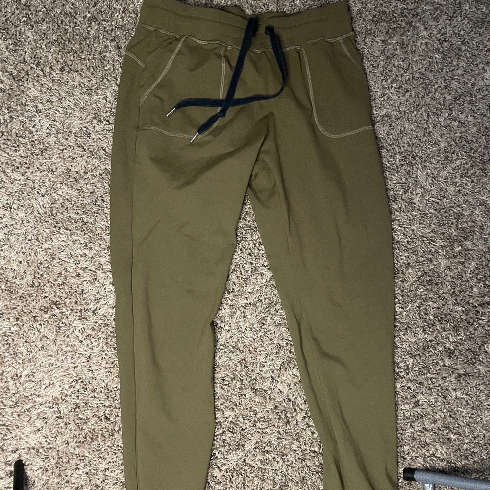 Zyia active olive green sweatpants size small